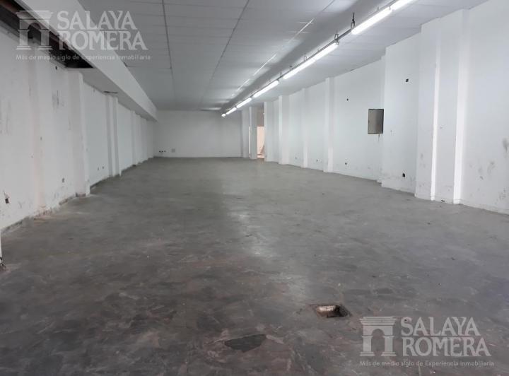Local comercial · 230m²