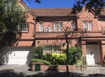 Casa · 350m² · 5 Ambientes · 2 Cocheras · Venta Casa Martínez – 5 Ambientes con Jardín, Pileta y Quincho