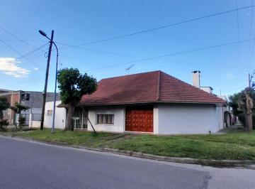 Casa de 3 ambientes, Mar del Plata · Chalet 3 Ambientes, Quincho, Garaje Doble. Villa Primera