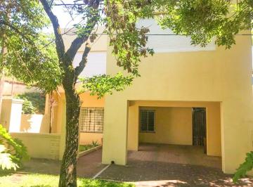 Casa · 180m² · 6 Ambientes · 1 Cochera · Casa en Venta Centro de Funes