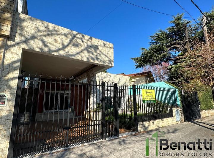 Casa · 180m² · 3 Ambientes · 1 Cochera