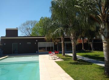 Casa · 170m² · 4 Ambientes · 2 Cocheras · Casa a La Venta de 3 Dorm. en Roldan.