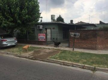 Casa de 3 ambientes, Malvinas Argentinas · Excelente Esquina - Casa 3 Ambientes en Venta
