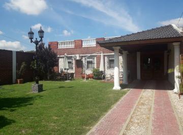 Casa · 125m² · 4 Dormitorios · 1 Cochera · Casa - Virrey del Pino