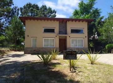 Casa de 5 ambientes, Valeria del Mar · Hermosa Casa de Categoria Nueva a 450 m del Mar
