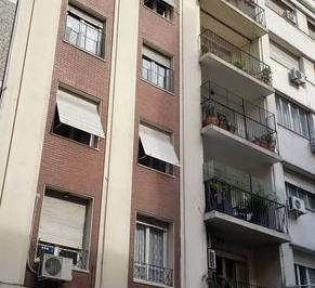 Departamento · 198m² · 5 Ambientes · 1 Cochera · Depto. con Excelente Recepción, Cochera. Todo Sol!