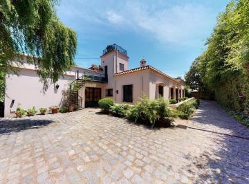 Casa · 660m² · 8 Ambientes · 4 Cocheras · Venta de Lindísima Casa Colonial en Las Lomas de San Isidro