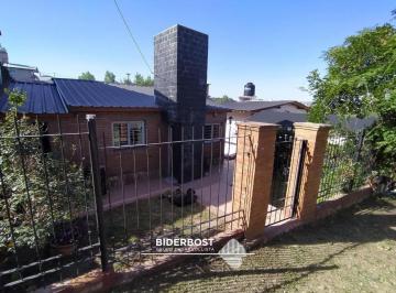 Casa · 100ha · 3 Ambientes · Se Vende Casa en B° La Quinta a m de Balneario La Hoya