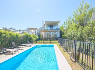 Foto1 · Excelente Propiedad de 3 Dorm. a Pocos m del Mar en Montoya