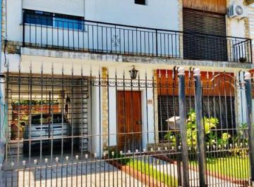 Casa · 251m² · 4 Ambientes · 2 Cocheras · Casa - Lanús Este