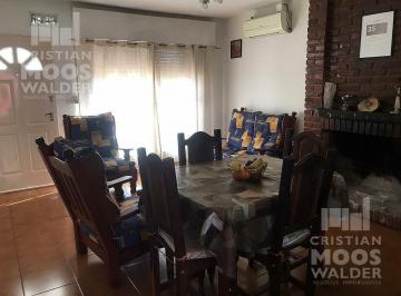 Casa · 215m² · 5 Ambientes · 2 Cocheras · Casa a La Venta - Belen de Escobar - Negocios Inmobiliarios Cristian Moos Walder
