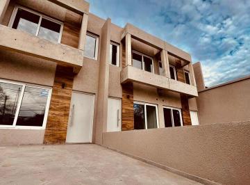 Casa · 65m² · 3 Ambientes · 1 Cochera · Dúplex de Tres Ambientes - Castelar Sur