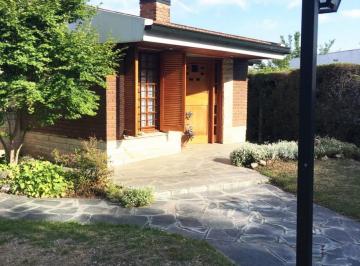 Foto · Casa en Venta 3 Dorm. Ubicada en Barrio Santa Rita, Pileta, Quincho y Cochera, Carlos Paz