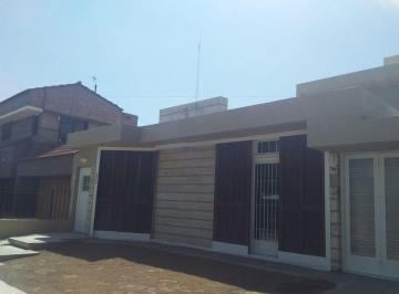 Casa de 10 ambientes, Córdoba · Casa 3 Dorm y Dpto Arriba en Alquiler en Urca a m Rafael Nuñez