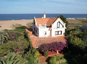Foto1 · Espectacular Casa Sobre El Mar, Gran Oportunidad.