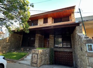 Casa de 6 ambientes, Morón · Alquiler Chalet de 6 Ambientes - Castelar