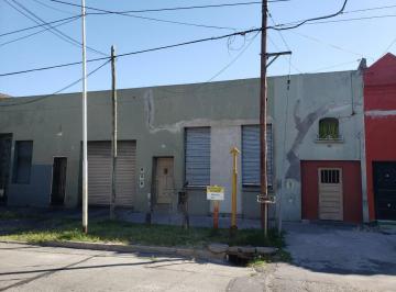 Bodega-Galpón de 2 ambientes, Avellaneda · 2 Viviendas Precarias y Galpón