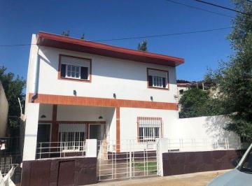 Casa · 137m² · 3 Ambientes · 1 Cochera · Casa con Departamento en Venta en Haedo Centro Sur