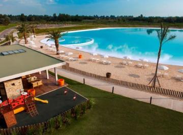 Terreno , Ezeiza · Hermoso Lote con Fondo Al Lago y Excelente Ubicación en Terralagos!
