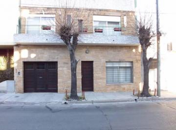 Casa · 180m² · 4 Dormitorios · Casa en 2 Plantas de 5 Ambientes
