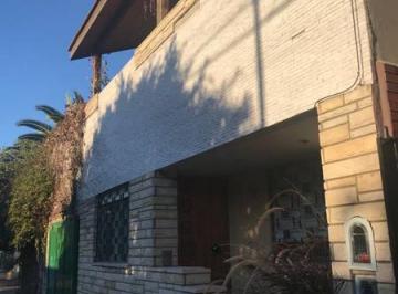 Casa · 180m² · 3 Dormitorios · Casa en 2 Plantas 4 Ambientes