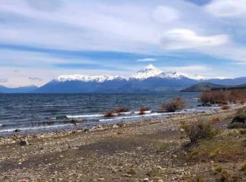 Terreno · 573m² · Venta Esplendido Lote 573 m² con Vistas Al Lago Huechulafquen Frente Al Lago