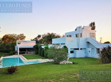 Casa · 710m² · 9 Ambientes · 4 Cocheras · Casa en Venta en Villa Allende - Cordoba, Unica E Irrepetible!