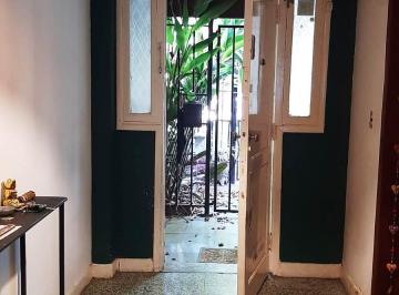 Casa de 3 ambientes, Lomas de Zamora · Chalet de 3 Amb. con Patio en Alquiler