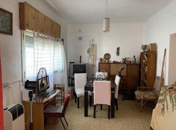 Casa · 97m² · 4 Ambientes · Casa - Adrogue