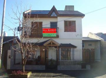 Casa de 4 ambientes, Almirante Brown · ¡Nuevo Valor! Hermoso Chalets en 2 Plantas. Italia 627. Bzco. Apto a Cto.
