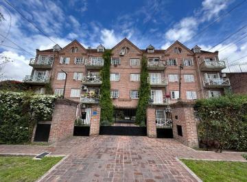 Departamento 70m² Venta Monte Grande · Hermoso Depto de 3 Dorm. y Cochera en Pleno Centro de Monte Grande! Apto Credito!