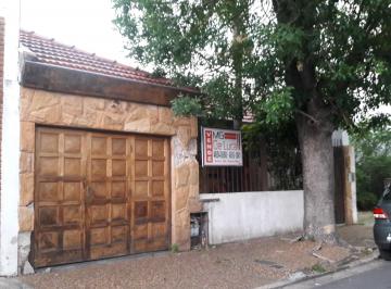Casa de 4 ambientes, La Matanza · Chalet en Venta en Ramos Mejia Sur