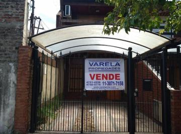 Casa · 111m² · 3 Ambientes · 1 Cochera · Duplex Al Frente con Cochera Cubierta