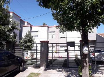 Casa · 70m² · 3 Ambientes · 2 Cocheras · Duplex en Venta Cond en Castelar Sur