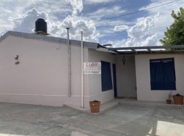 Casa · 249m² · 2 Dormitorios · Venta Casa 2 Dorm. y 3 Departamentos Valentina Sur