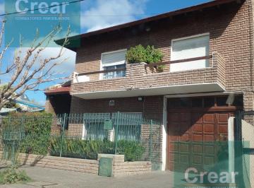 Casa · 300m² · 9 Ambientes · Casa - Villa Regina