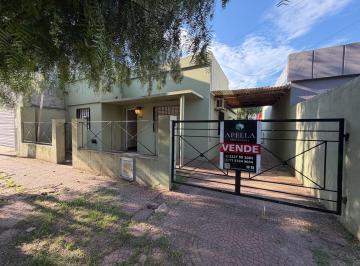 Casa · 78m² · 4 Ambientes · 1 Cochera · Venta - Casa Ce?ntrica