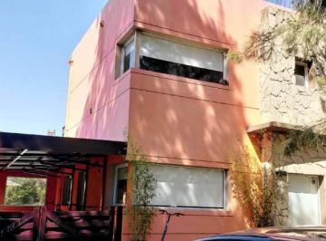 Casa · 180m² · 5 Ambientes · 2 Cocheras · Casa en Venta en San Vicente