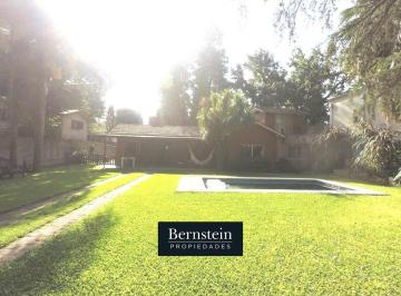 Casa · 130m² · 4 Ambientes · 3 Cocheras · Casa en Venta: Parque Leloir: 4 Ambientes: 800 m²