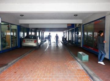 Local comercial · 15m² · 1 Ambiente · 1 Cochera · Local en Venta/ Alquiler en Galeria - Lomas San Isidro - Marquez y Rolon
