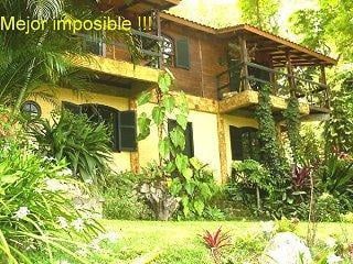 Casa · 240m² · 5 Ambientes · 2 Cocheras · Excelente Casa a 15 Minutos del Centro de Petrópolis, a 10 de Itaipava y a 50 del Centro de Rio de J
