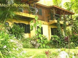 Casa · 240m² · 5 Ambientes · 2 Cocheras · Excelente Casa a 15 Minutos del Centro de Petrópolis, a 10 de Itaipava y a 50 del Centro de Rio de J