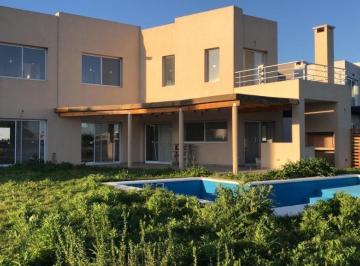 Casa · 220m² · 4 Ambientes · 2 Cocheras · El Canton Norte a Estrenar Sobre Agua