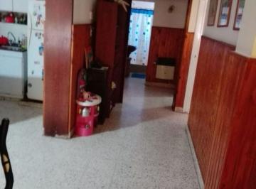 Casa · 70m² · 2 Dormitorios · 1 Cochera · Alberdi 2100