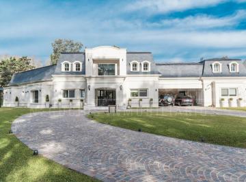 Casa · 640m² · 5 Ambientes · 2 Cocheras · Casa Premium en Doble Lote - St. Thomas Este - Canning