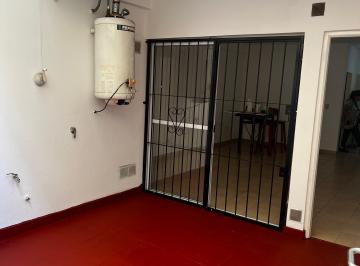 PH de 1 ambiente, Villa Luro · Gran Oportunidad: Ideal Inversores! PH Tentador en Pb con Patio