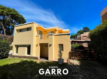 PH · 143m² · 5 Ambientes · 1 Cochera · Hermoso Dúplex en Venta en Zona Duplex de Pinamar.