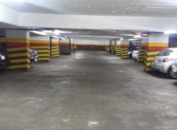 Garage · 12m² · Cochera Sobre Av Cabildo.