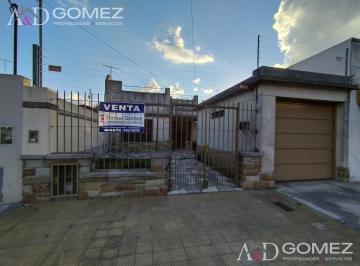 Casa · 190m² · 4 Ambientes · 1 Cochera · Hermosa Casa de 4 Ambientes - Lote Propio 8.66 X 36.6