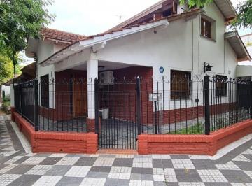Casa de 5 ambientes, Esteban Echeverría · Linda Casa 5 Ambientes en Venta en Buena Zona